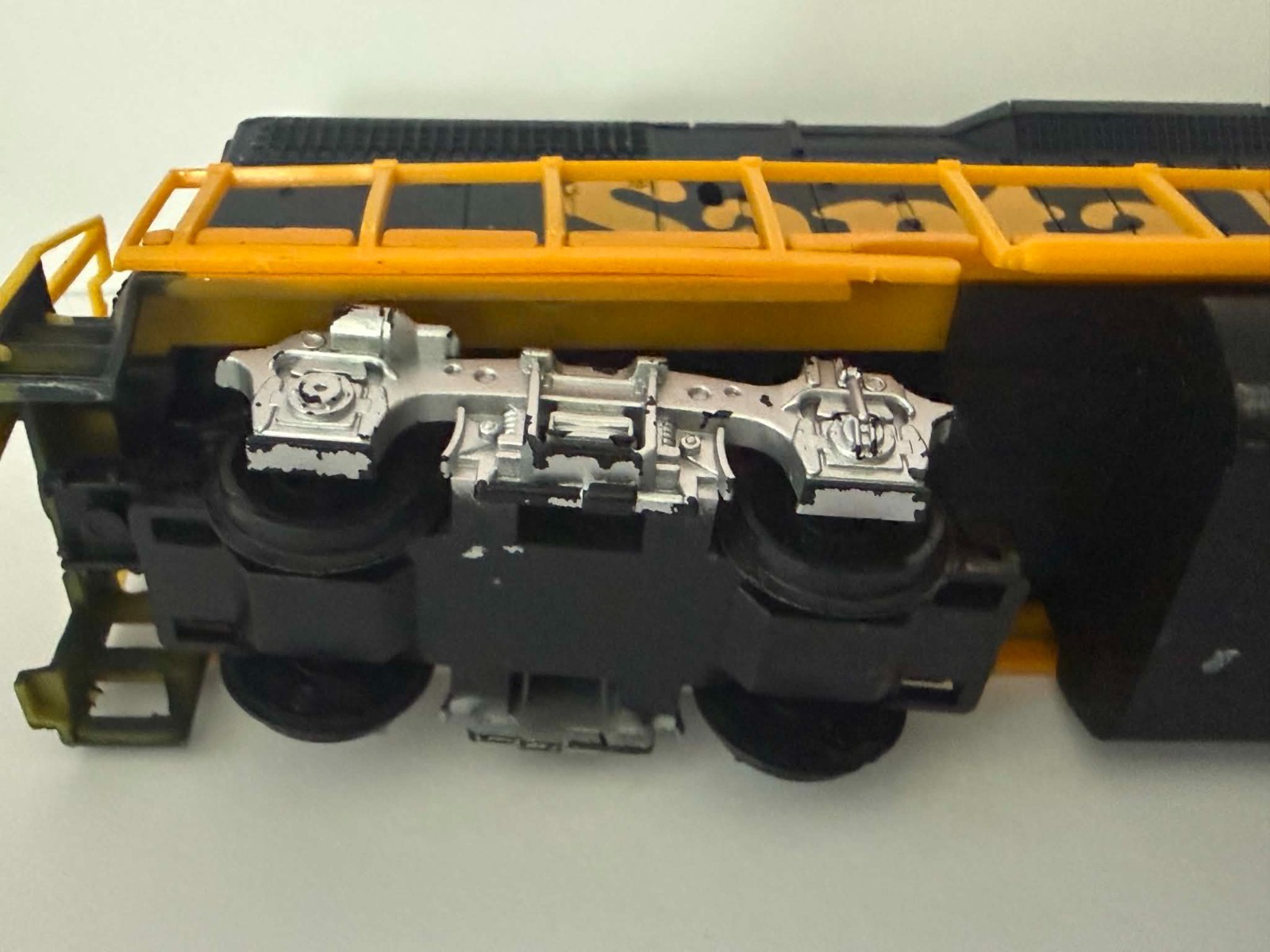 Life-Like HO Scale Santa Fe 3600 Diesel Locomotive Blue Yellow Train Engine