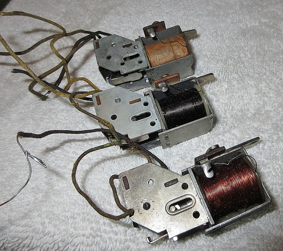 LIONEL #100-25 POSTWAR STEAMERS E UNITS X 3,USED