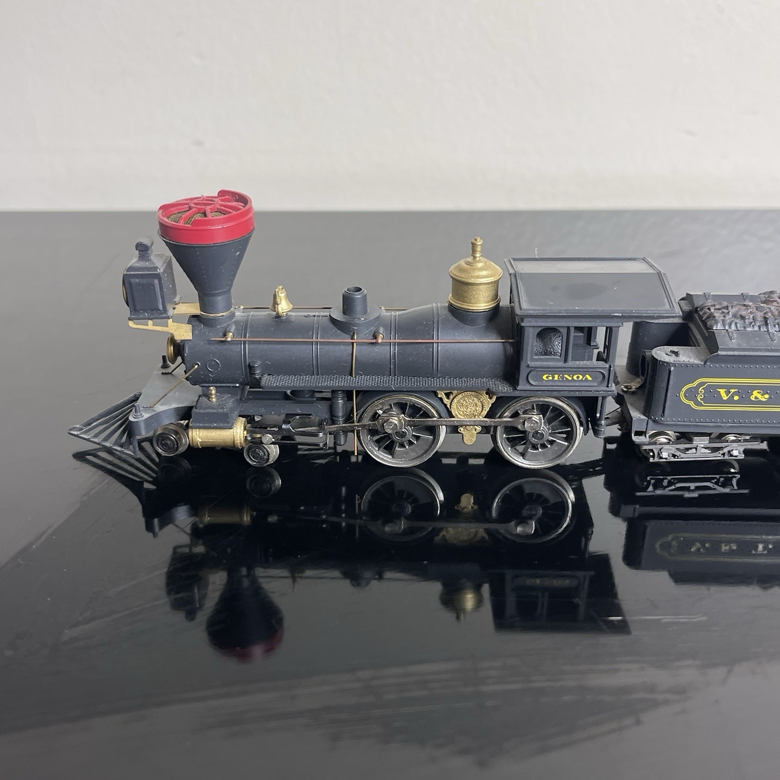VIRGINIA & TRUCKEE 4-4-0 LOCOMOTIVE GENOA-HO SCALE-DC