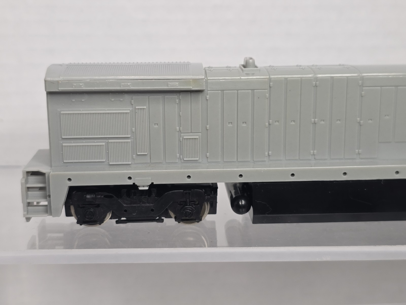 Bachmann Plus HO Scale 11101 Undecorated GE B23-7 Diesel Locomotive NOS