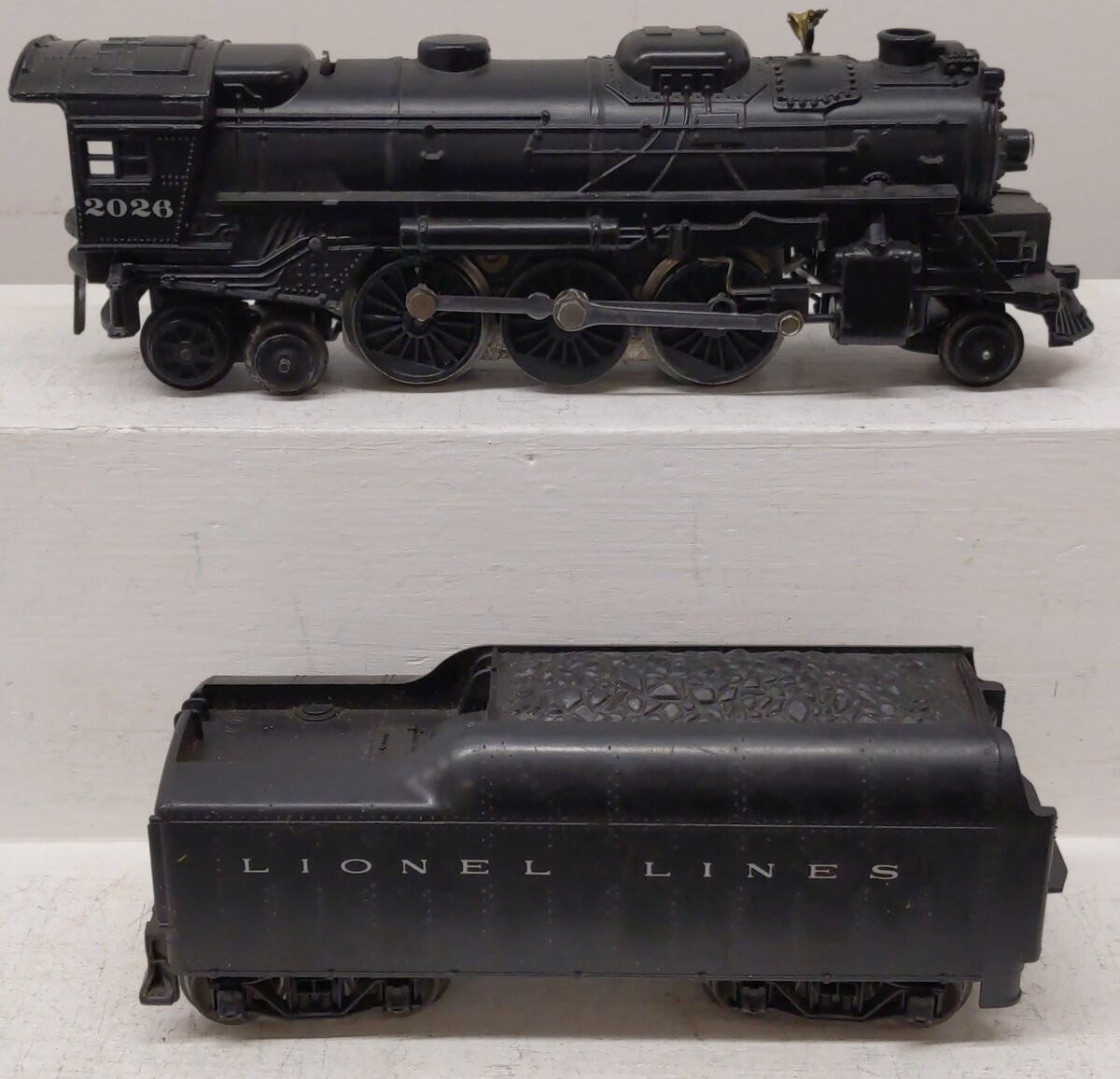 Lionel 2026 Vintage O Lionel Lines 2-6-2 Steam Locomotive w/242T Tender