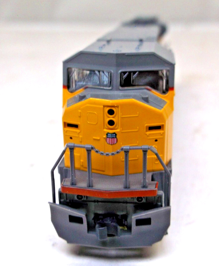 N gauge Kato Union Pacific SD90/43 Mac diesel engine in original box (lot 1145)