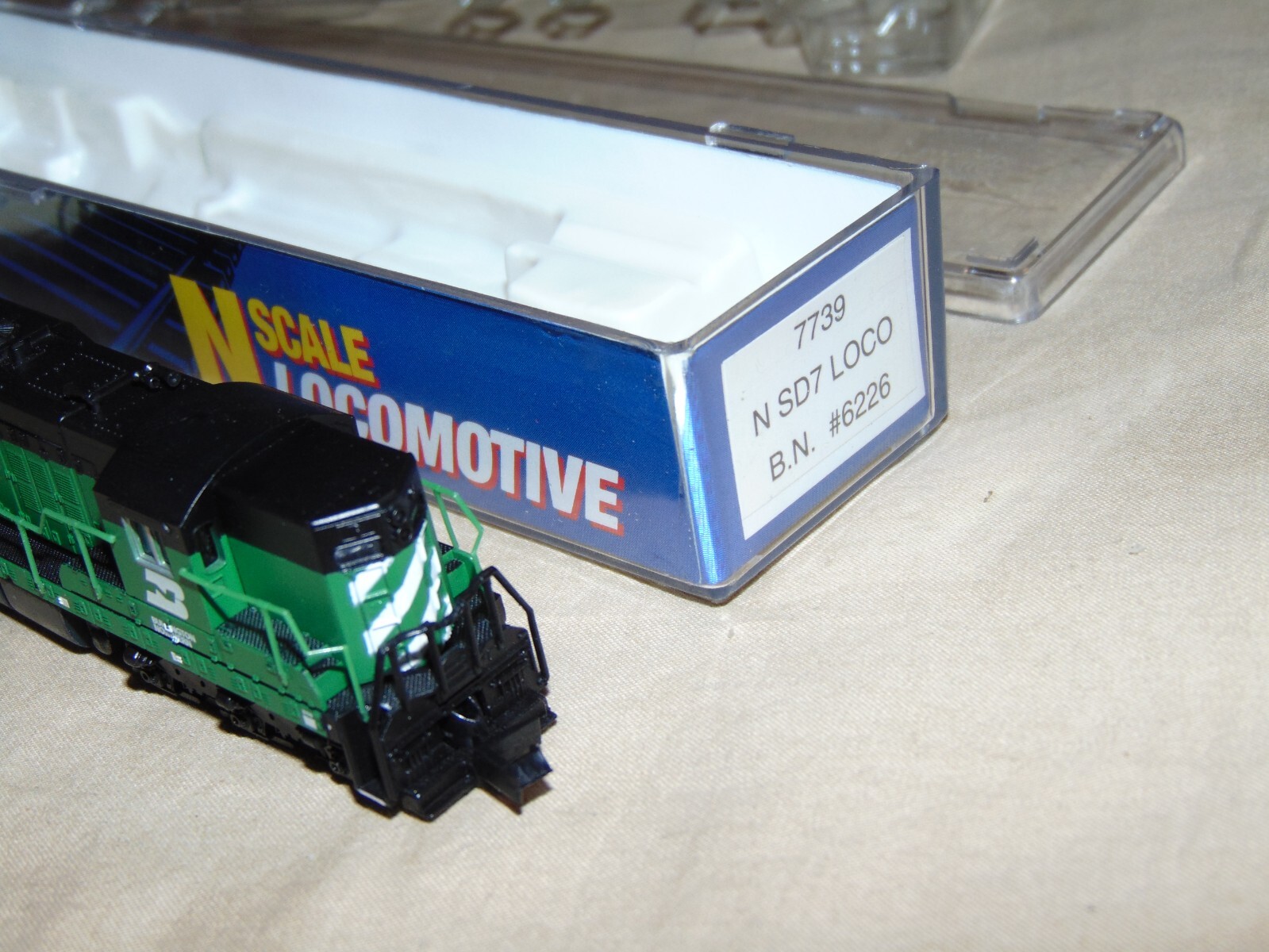 LIFE LIKE N 7739 BURLINGTON NORTHERN SD7 DIESEL + BOX #62