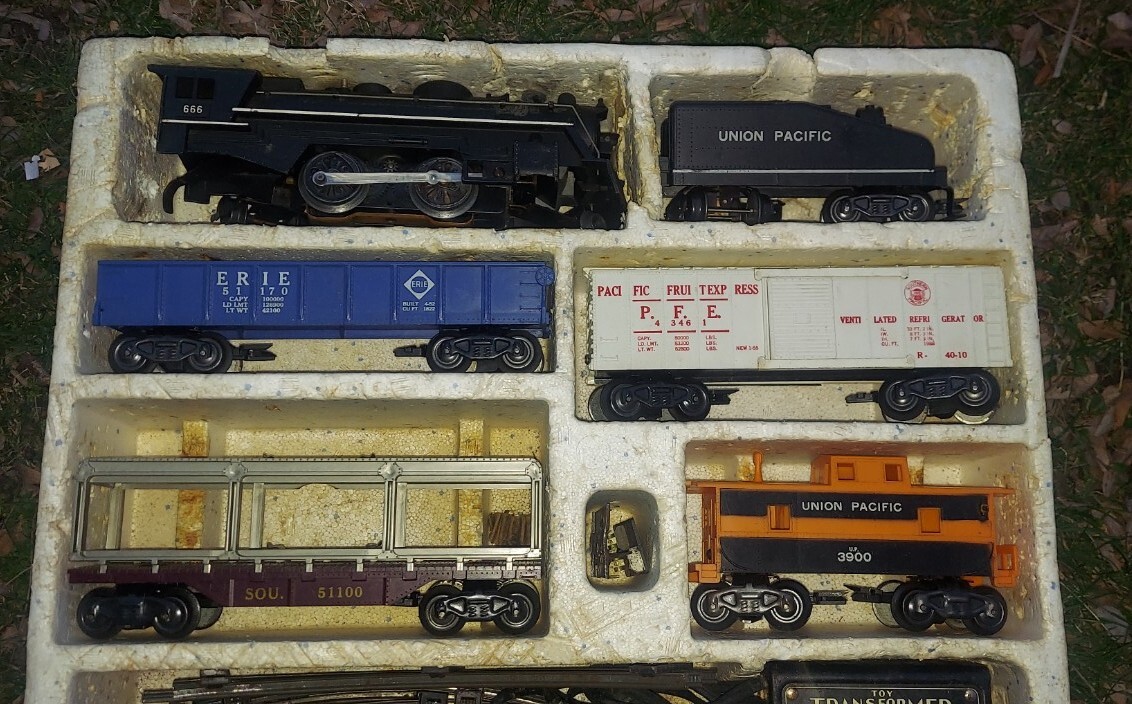 Marx Train Set Union Pacific 52875/666 Steam Locomotive + Switches