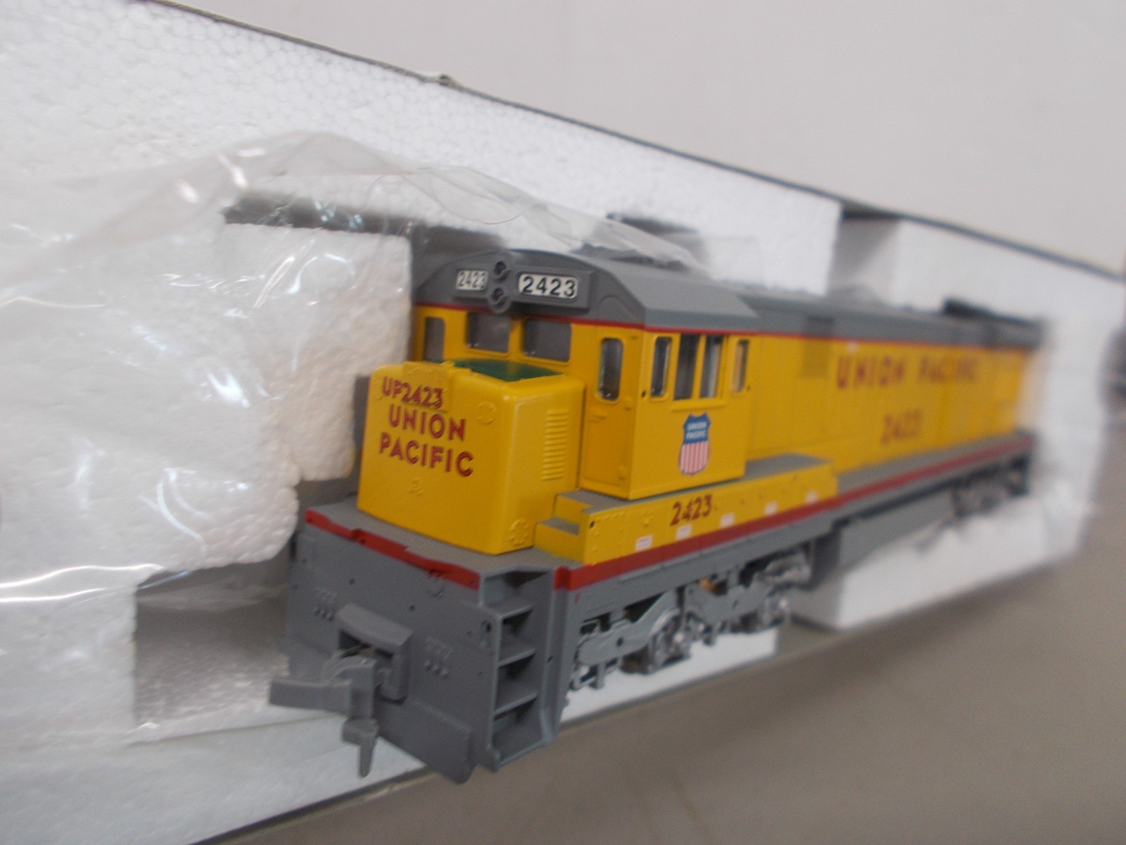 ATLAS # 8633 ~ UNION PACIFIC C30-7 LOCOMOTIVE ~ NIB ~ DCC PLUG ~ HO SCALE ~LOT D