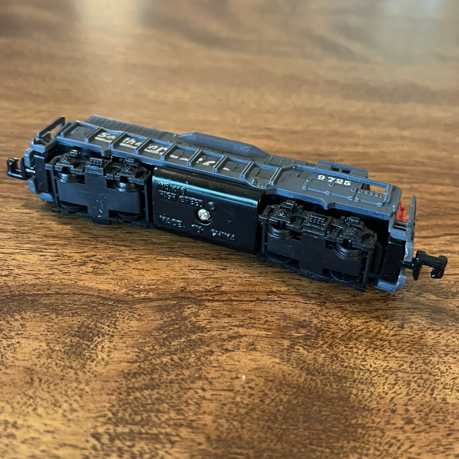 Southern Pacific Diesel Locomotive #9725 Model No 418 Dummy High Speed N Scale