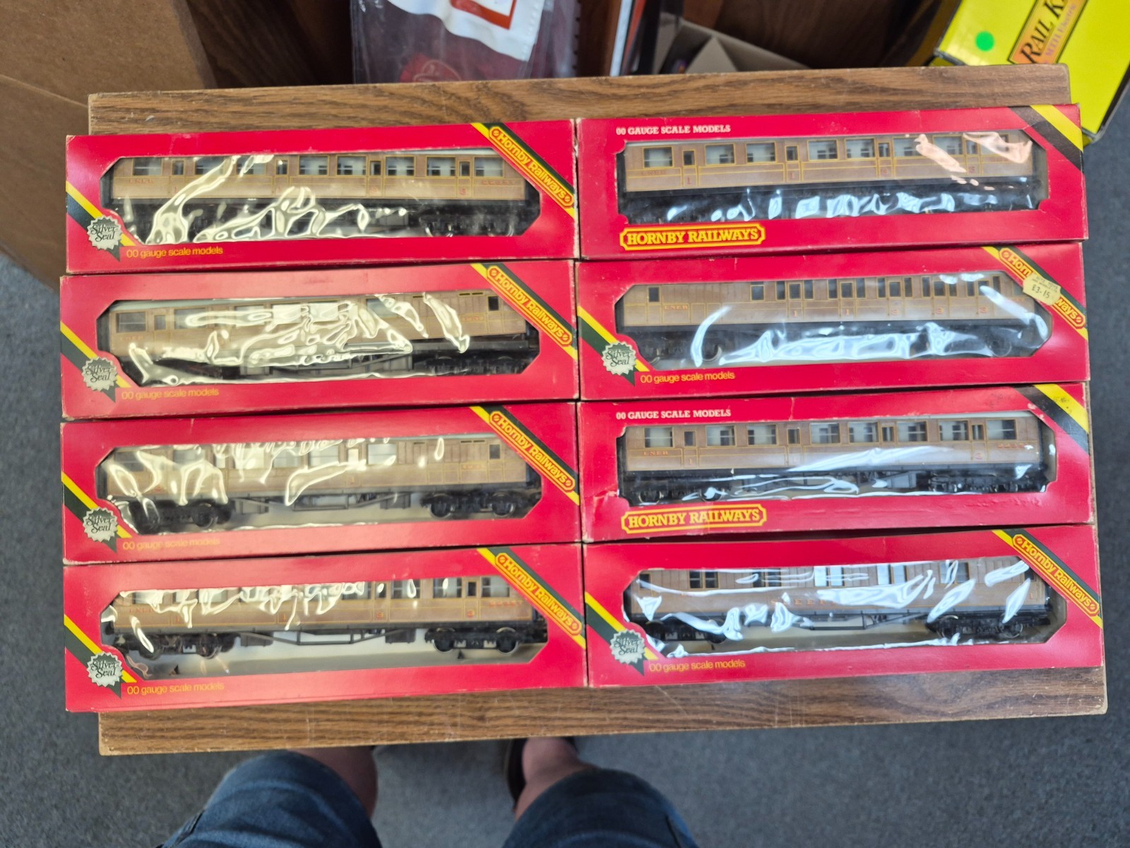 HORNBY 435(4pc),436(3pc)448 LNER TEAK PASSENGER CARS OO SCALE 1:76 PRE OWN BOXES
