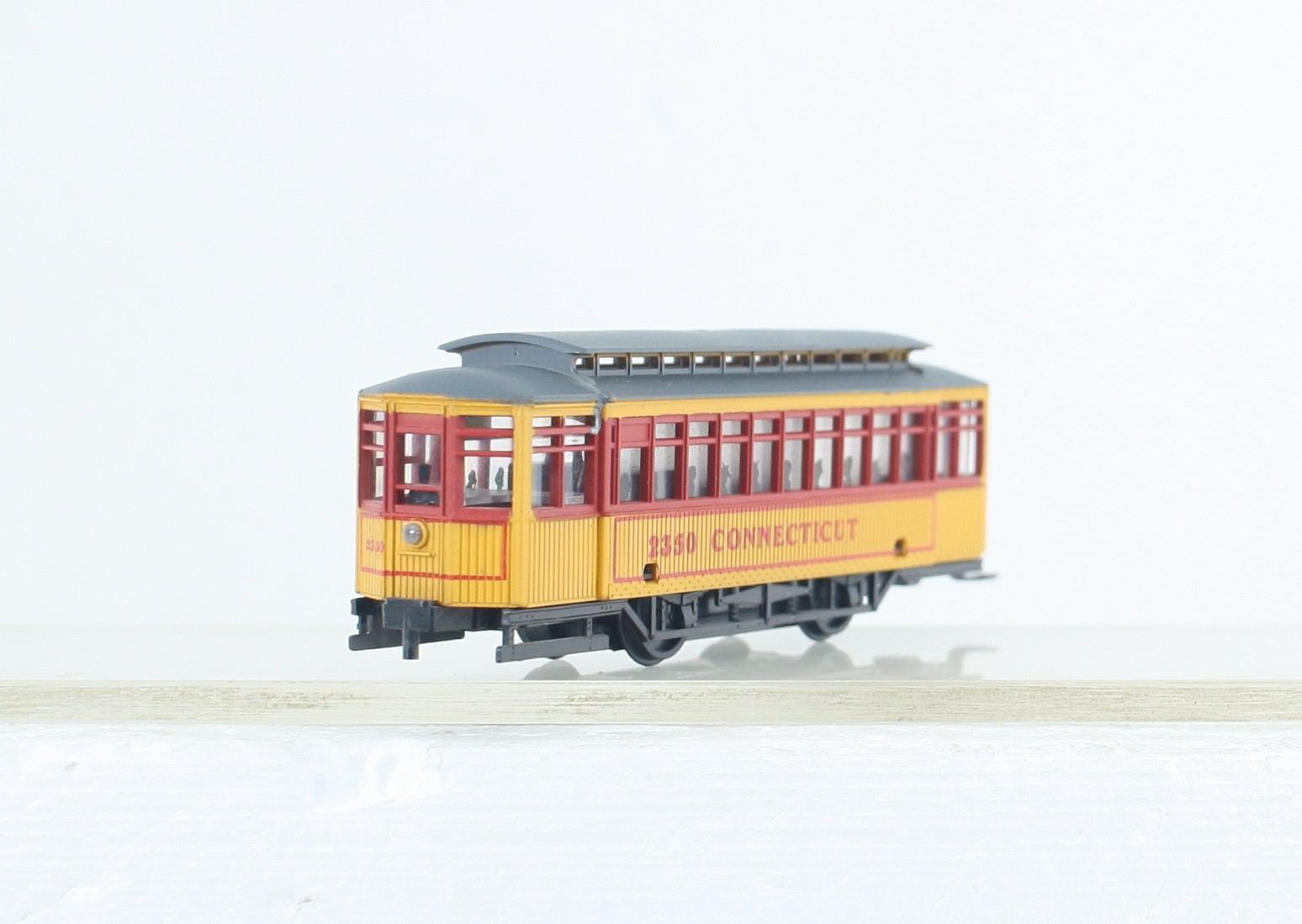 HO Scale AHM Connecticut Trailer (Unpowered) Trolley