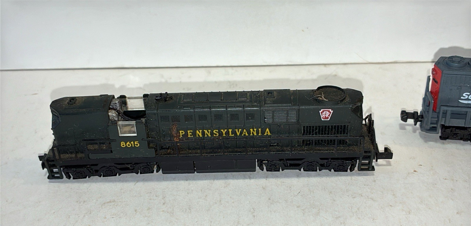 MRC N Scale ALCO Pennsylvania Railroad #8615 & Southern Pacific 9725