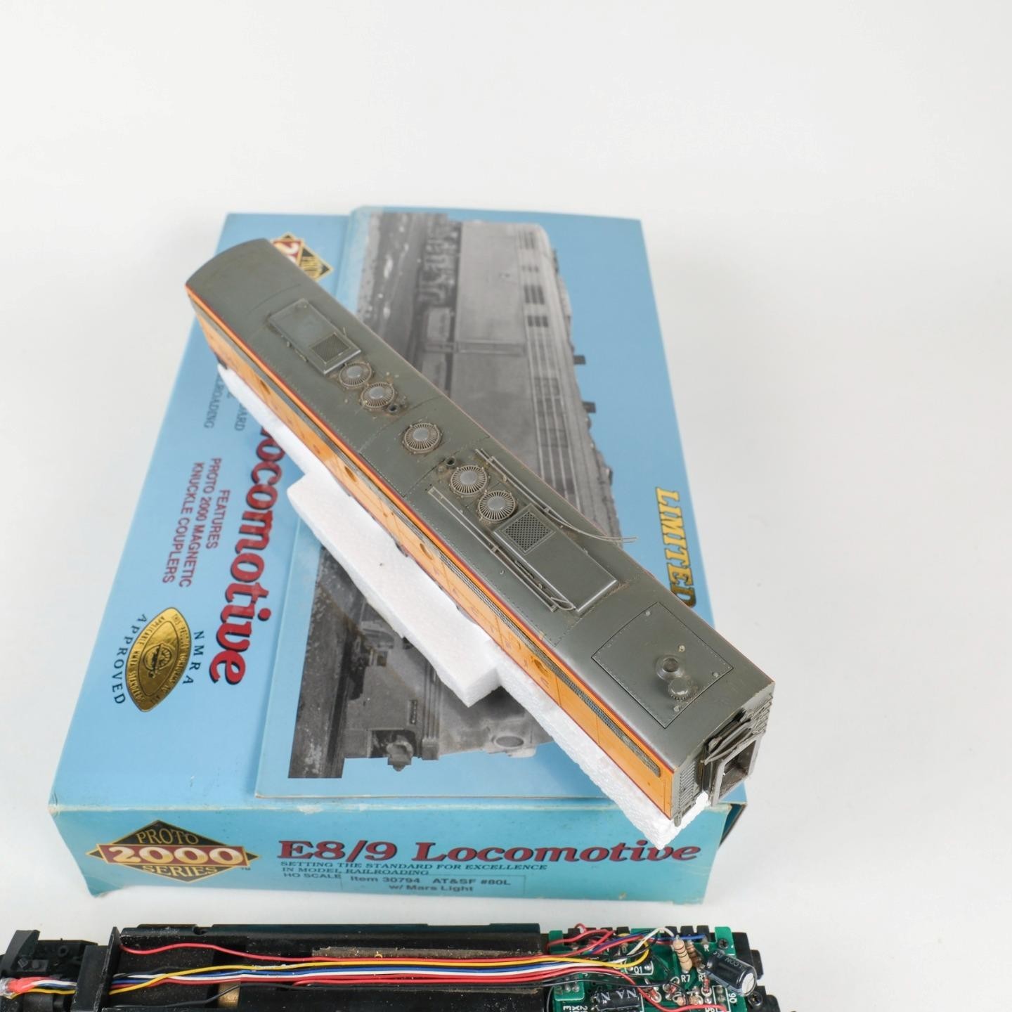 Proto 2000 HO Scale Union Pacific UP #930B E8/9 Diesel Locomotive DC
