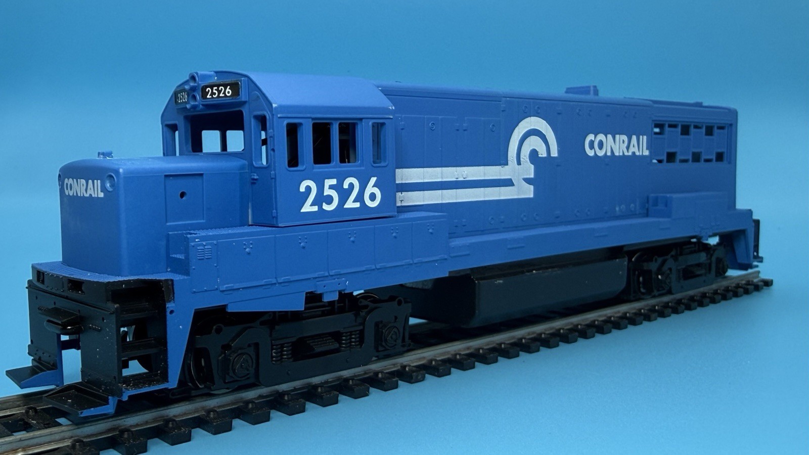 HO Scale Stewart Hobbies Conrail U25B Phase II 2526 Kato Drive Runs Smooth
