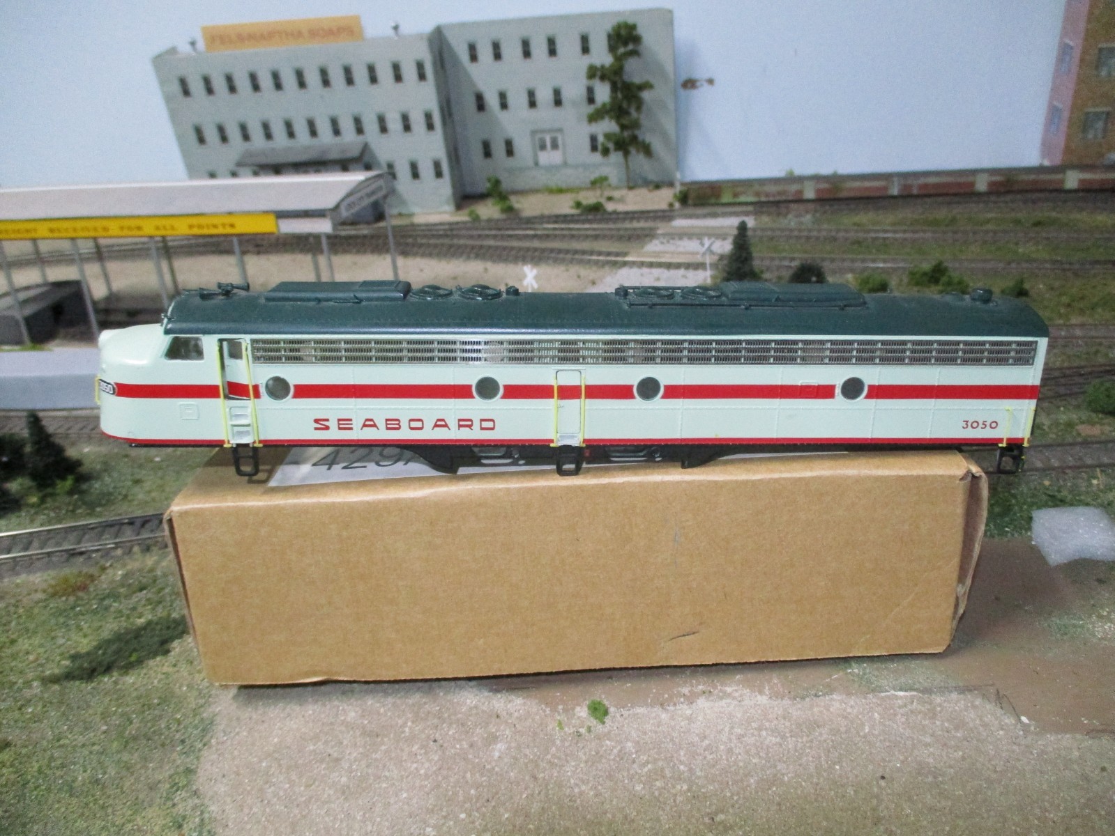 PROTO 2000 E8A,E9A,SAL 3050 OR SLSF 2016 FRISCO W/GLAZING ,DETAILS. SHELL ONLY