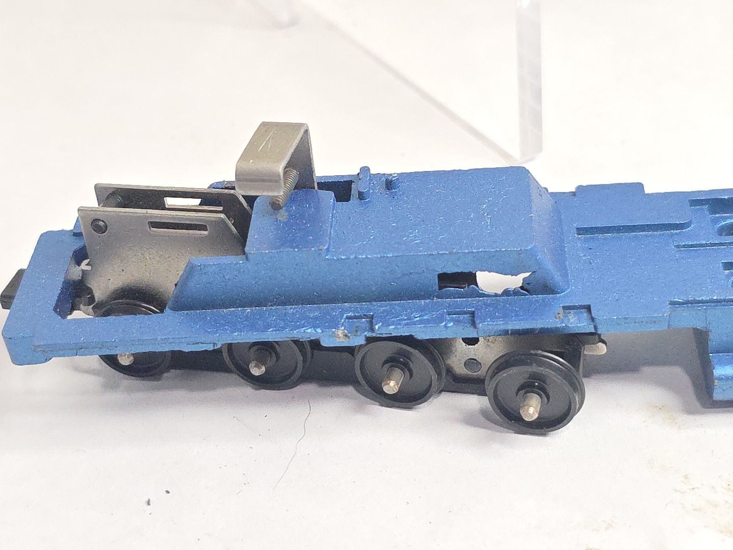 Athearn HO Scale Dummy As Is Undecorated EMD DD40 Diesel Locomotive Read Desc.
