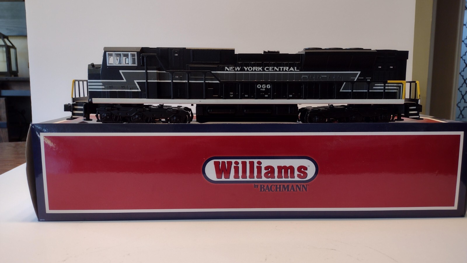 WILLIAMS SD -90 Locomotive NS Heritage New York Central Cab # 1066 Item # 21831