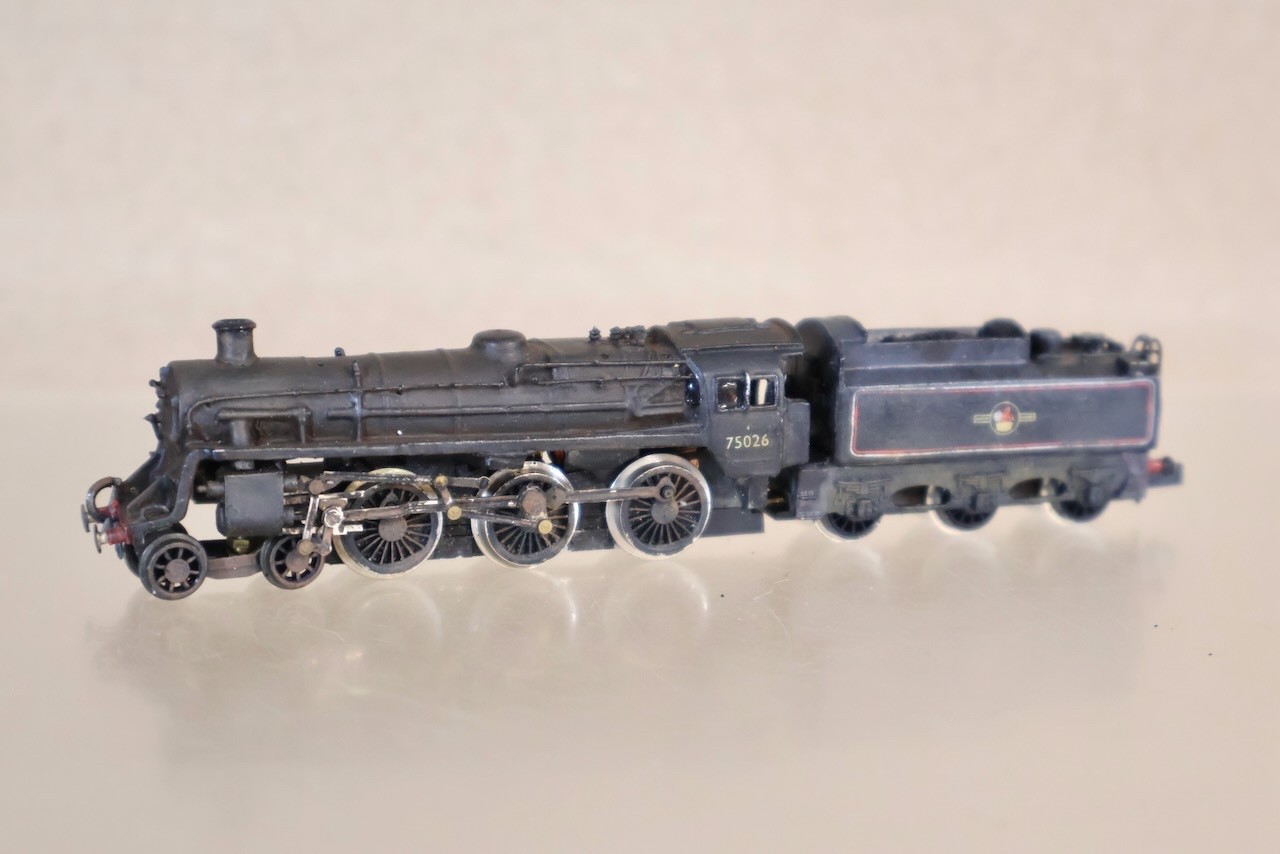 GRAHAM FARISH LANGLEY WEATHERED BR 4-6-0 STANDARD CLASS 4MT LOCO 75026 on