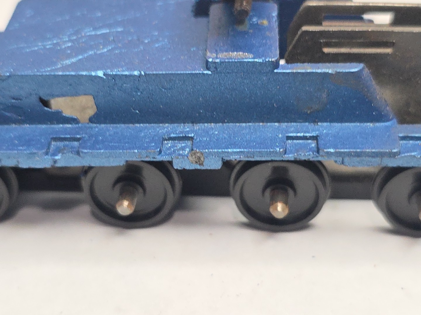 Athearn HO Scale Dummy As Is Undecorated EMD DD40 Diesel Locomotive Read Desc.
