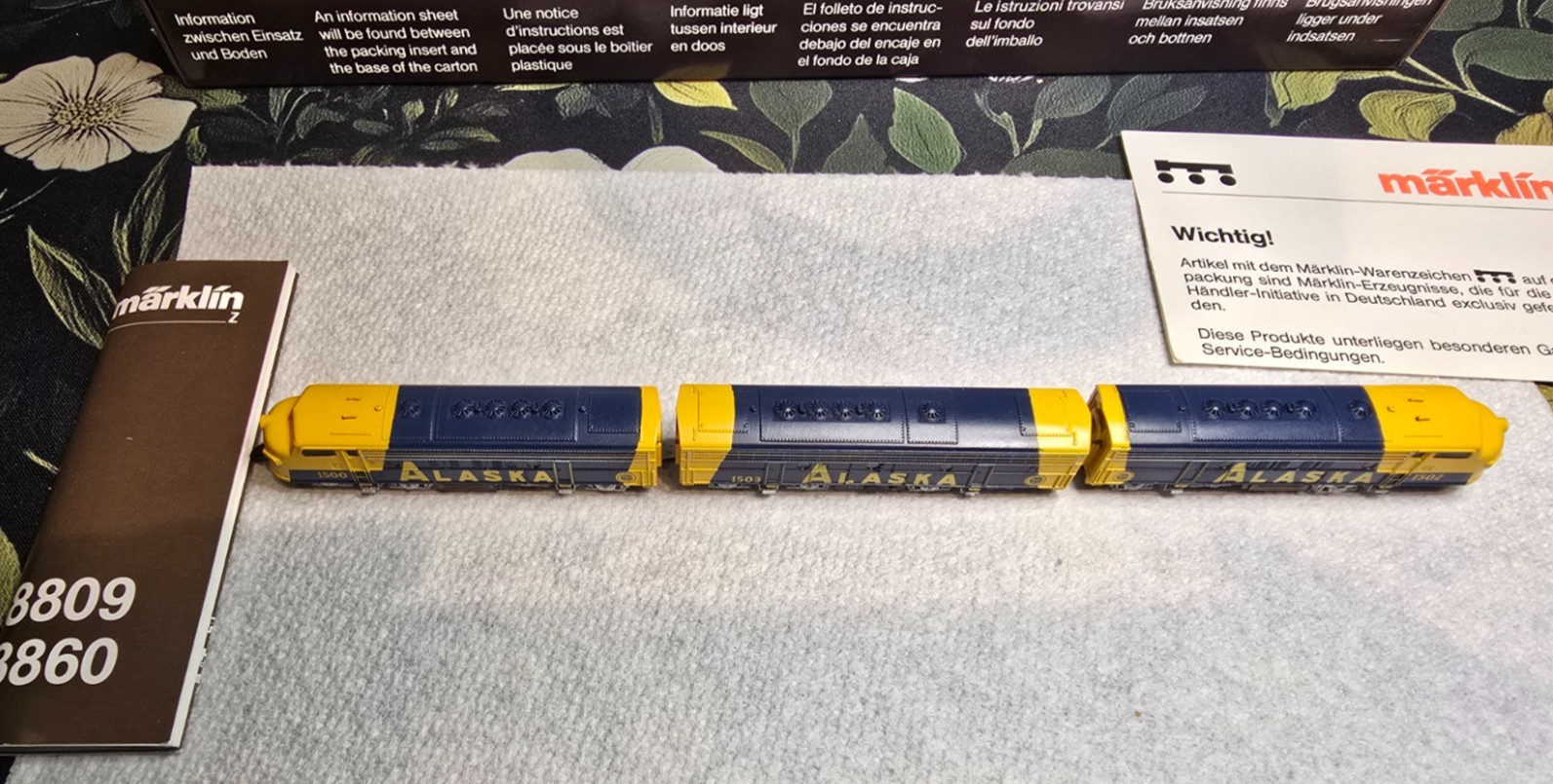 Marklin Mini-Club #8819 F7 A/B/A Engine set Alaska Z Scale, LN/Box/Instr.
