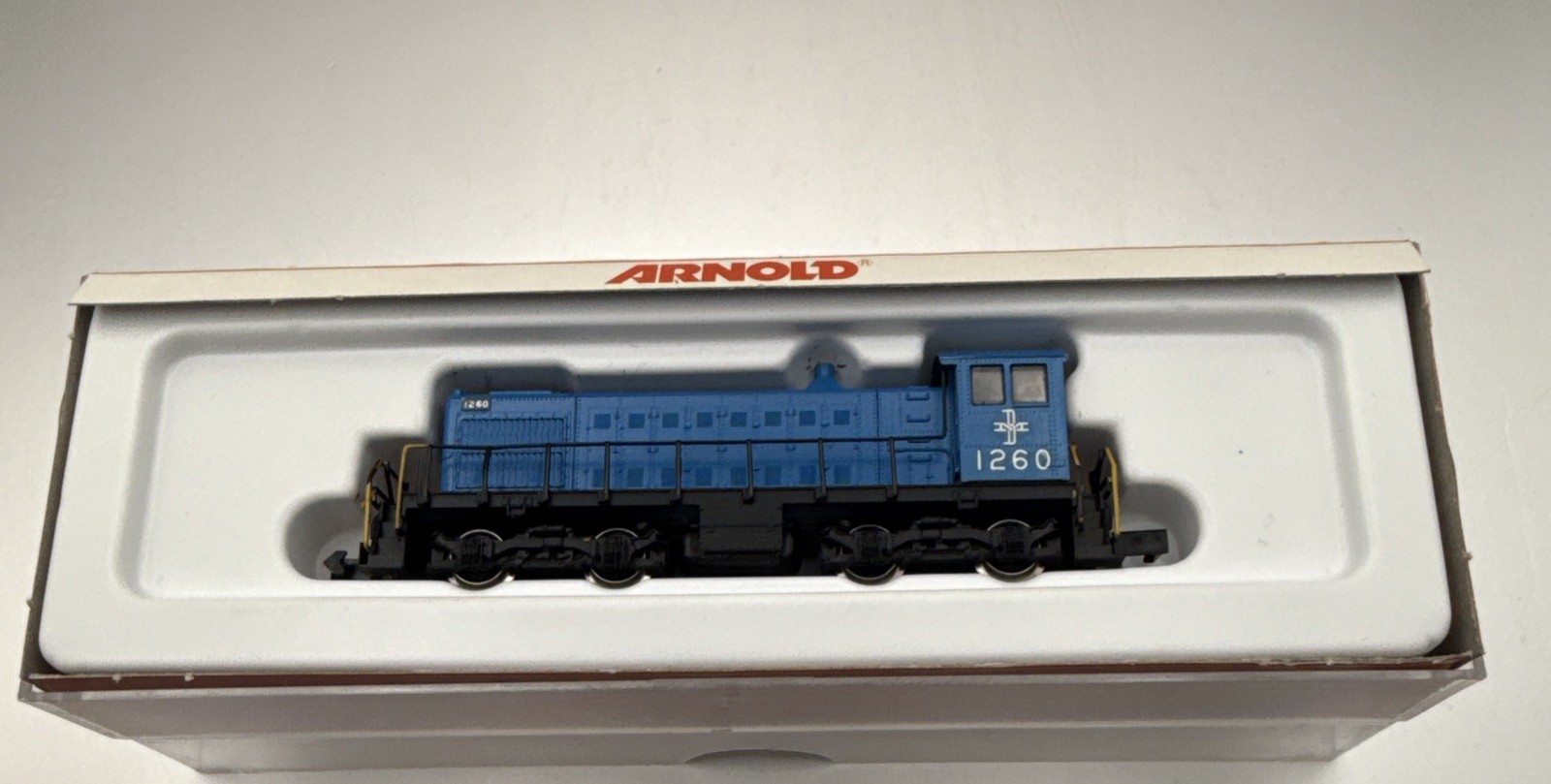 RARE NIB Arnold 5025 Alco S-2 loco Boston & Maine BM #1260 Blue Bird Scheme Cust