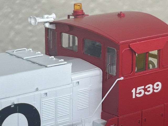 SOO LINE MP15ac SWITCHER LOCO – DC/DCC Ready – HO Scale -” GENESIS ” NEW OOP