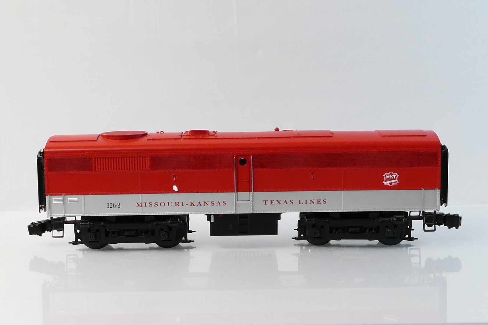 Lionel 38182 O MKT Scale FA (Non powered) FB Locomotive Set MKT