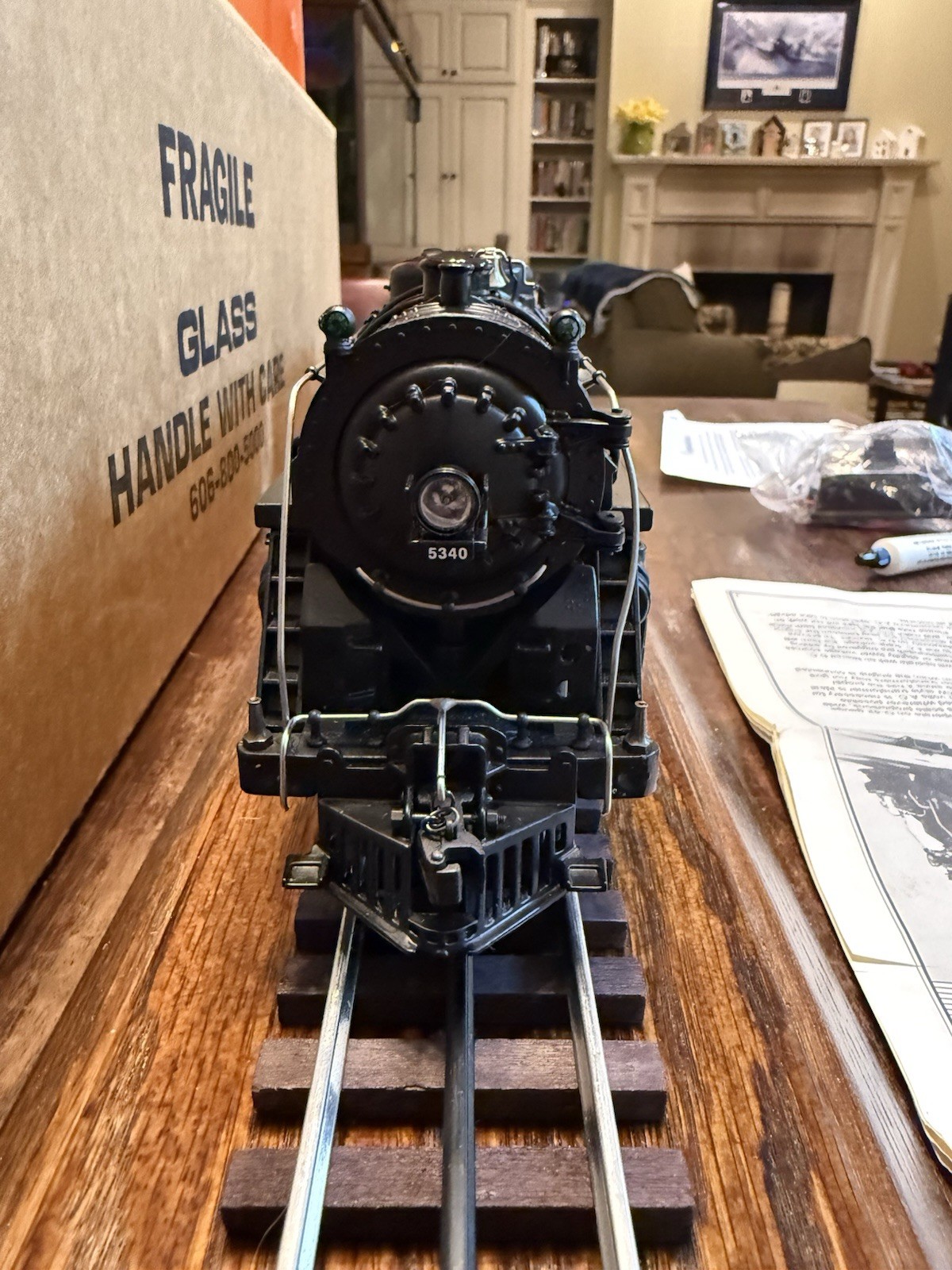 Lionel 6-18005 O NYC 4-6-4 700E Hudson Steam & Tender #5340 w/ Display Case