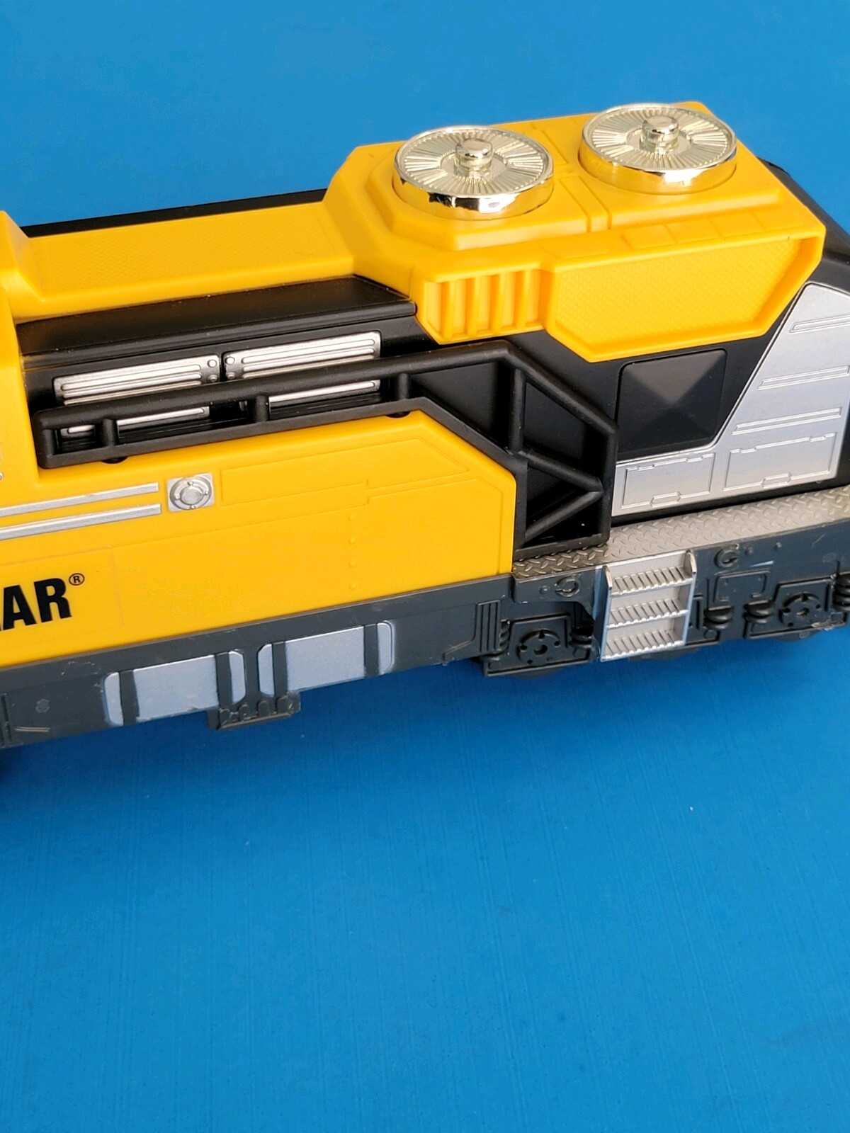 Toy State CAT Caterpillar Construction Train Locomotive Engine G Scale Working