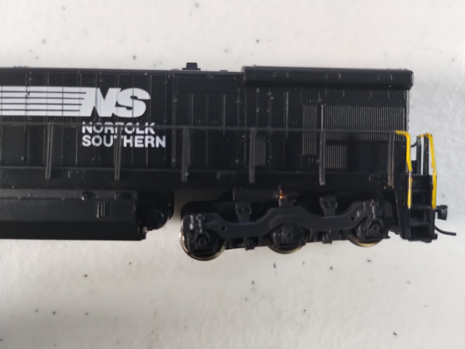 KATO 176-309 GE C30-7 Norfolk Southern #8031 N-Scale DC