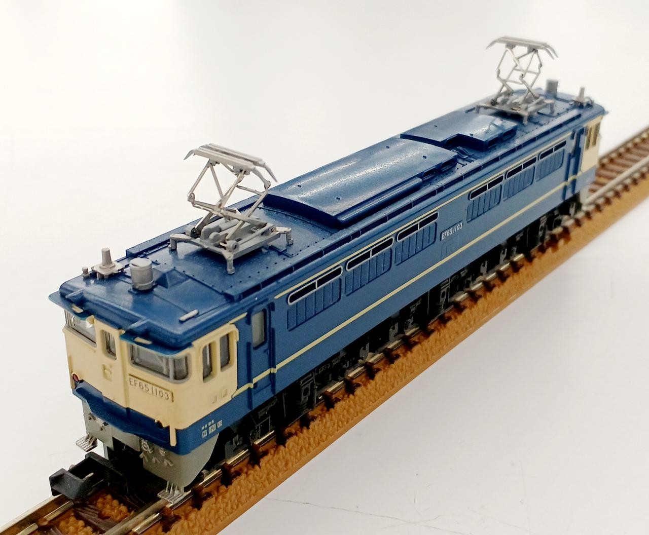 KATO 3061-1 (Lead Car) EF65 1000 Late el + Passenger Car Set