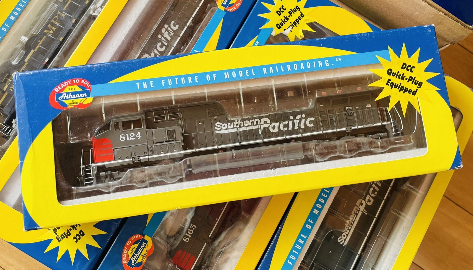 Athearn RTR Dash 9-44CW Southern Pacific SP 8124 DCC Ready – New In Box.