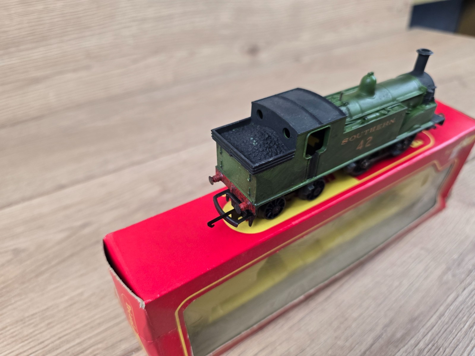 Triang Hornby R754 Class M7 Repainted Southern Tank Locomotive 42 Green OO Gauge