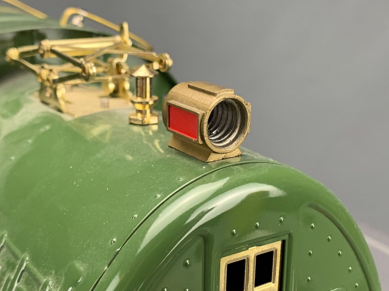 Lionel Classics Standard Gauge 4-4-4 Electric Locomotive Two Tone Green O2869