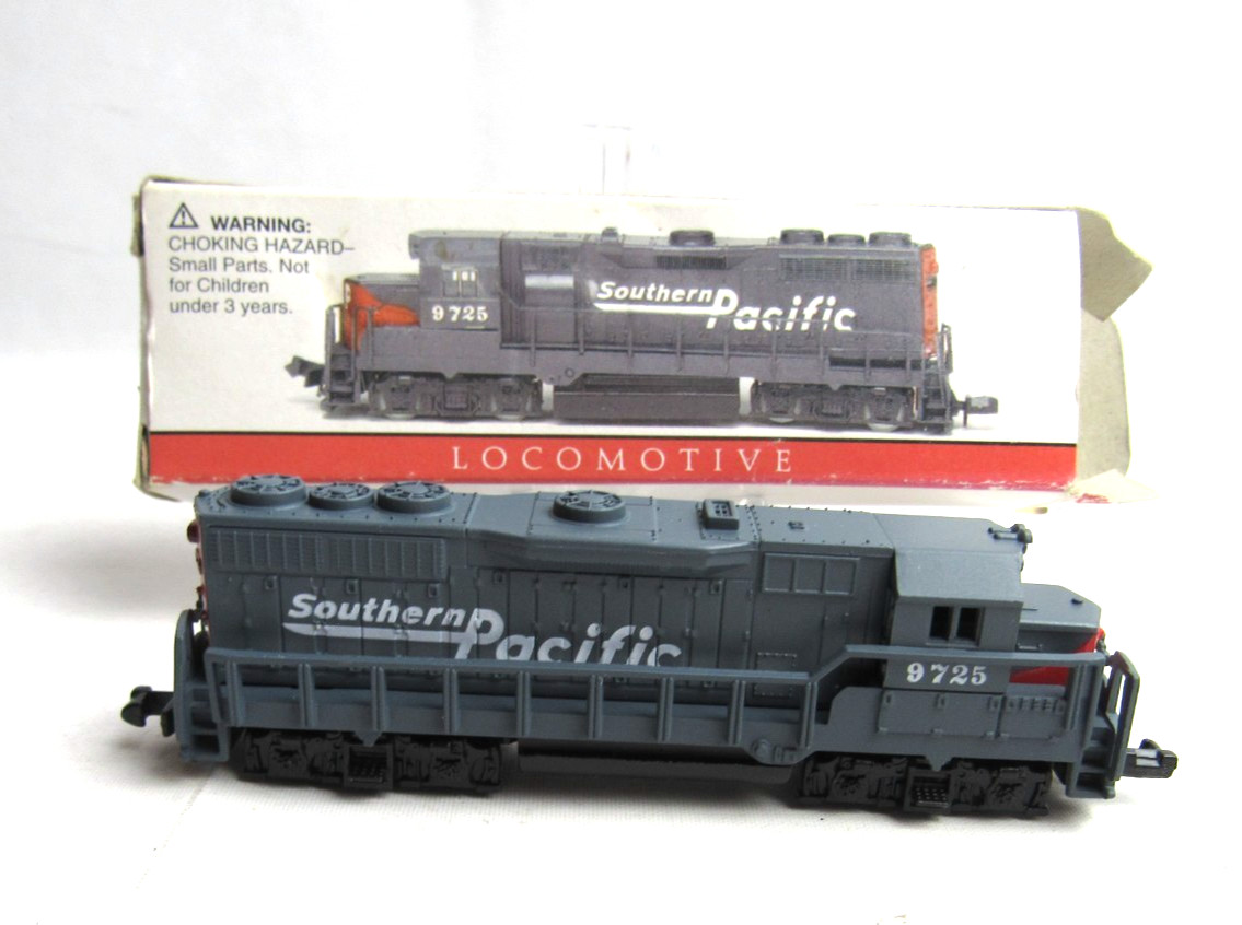 High Speed Metal N Scale Southern Pacific Dummy Locomotive #9725 NOS