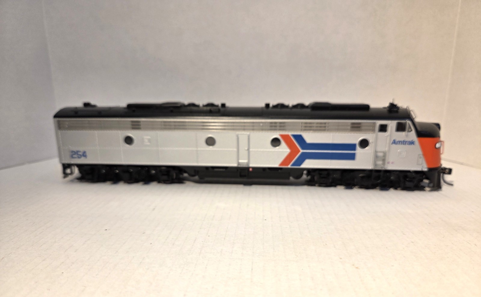 WalthersProto HO Scale EMD E8A Amtrak Phase I #254 Tsunami Sound DCC w/ Original