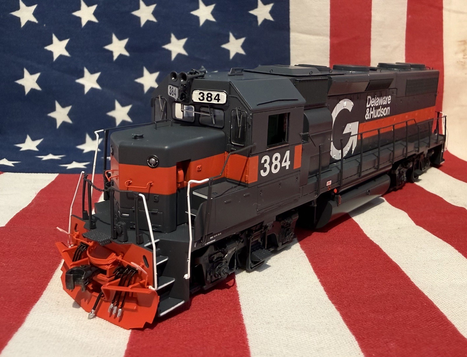 Athearn Genesis HO GP39-2 DCC Ready D&H Delaware & Hudson #384 ATHG65506