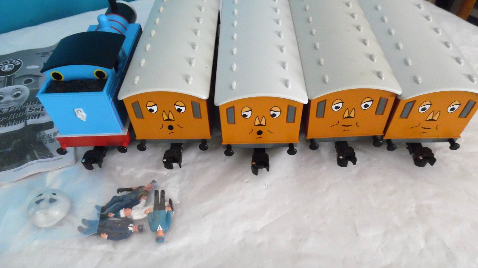 Lionel Thomas & Friends Train Engine w/ 2-Annie & 2-Clarabel Cars, O Gauge