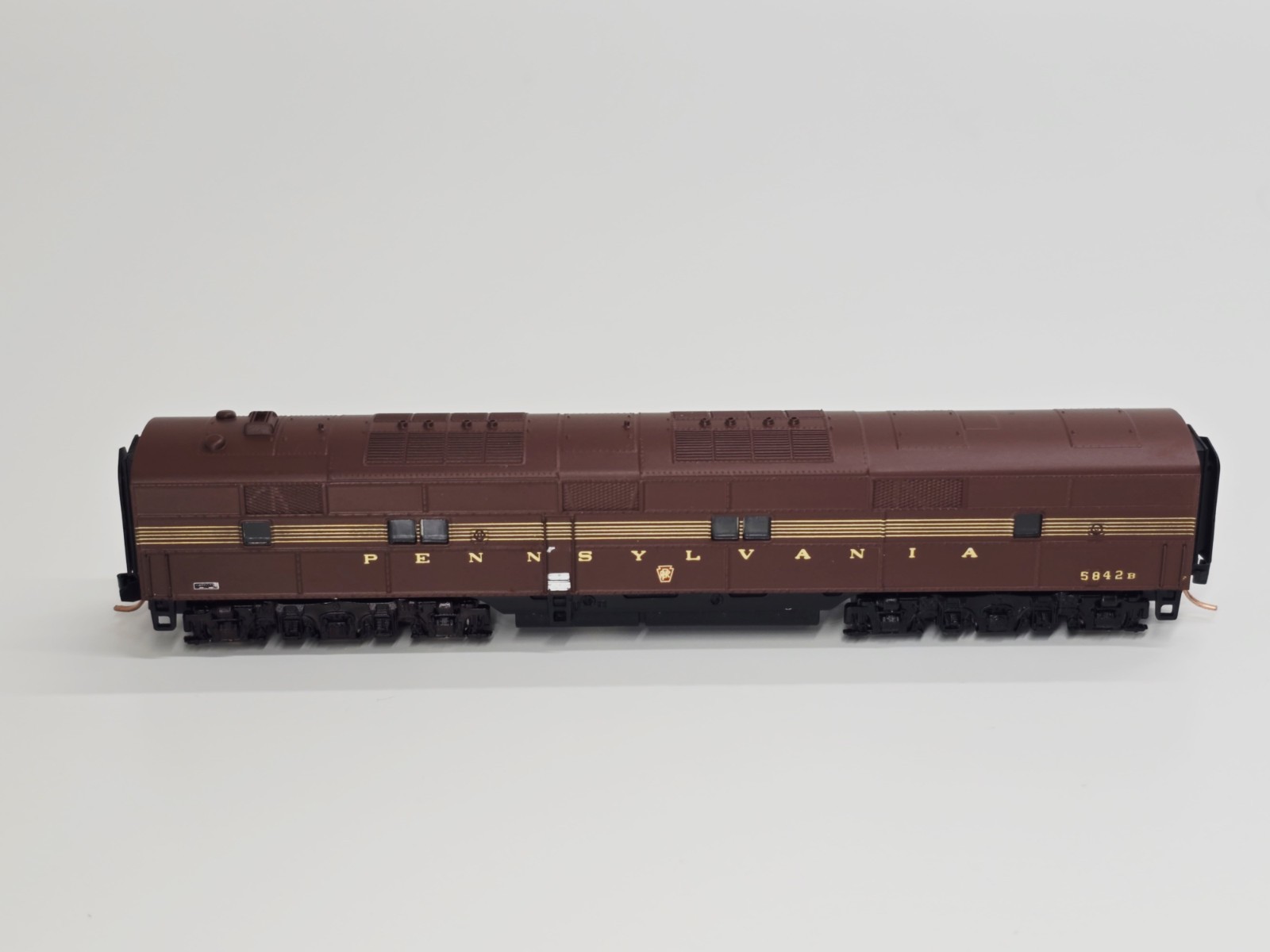 Precision Craft – N Scale – PRR Tuscan Red EMD E7B Locomotive #5842B #661 – Runs