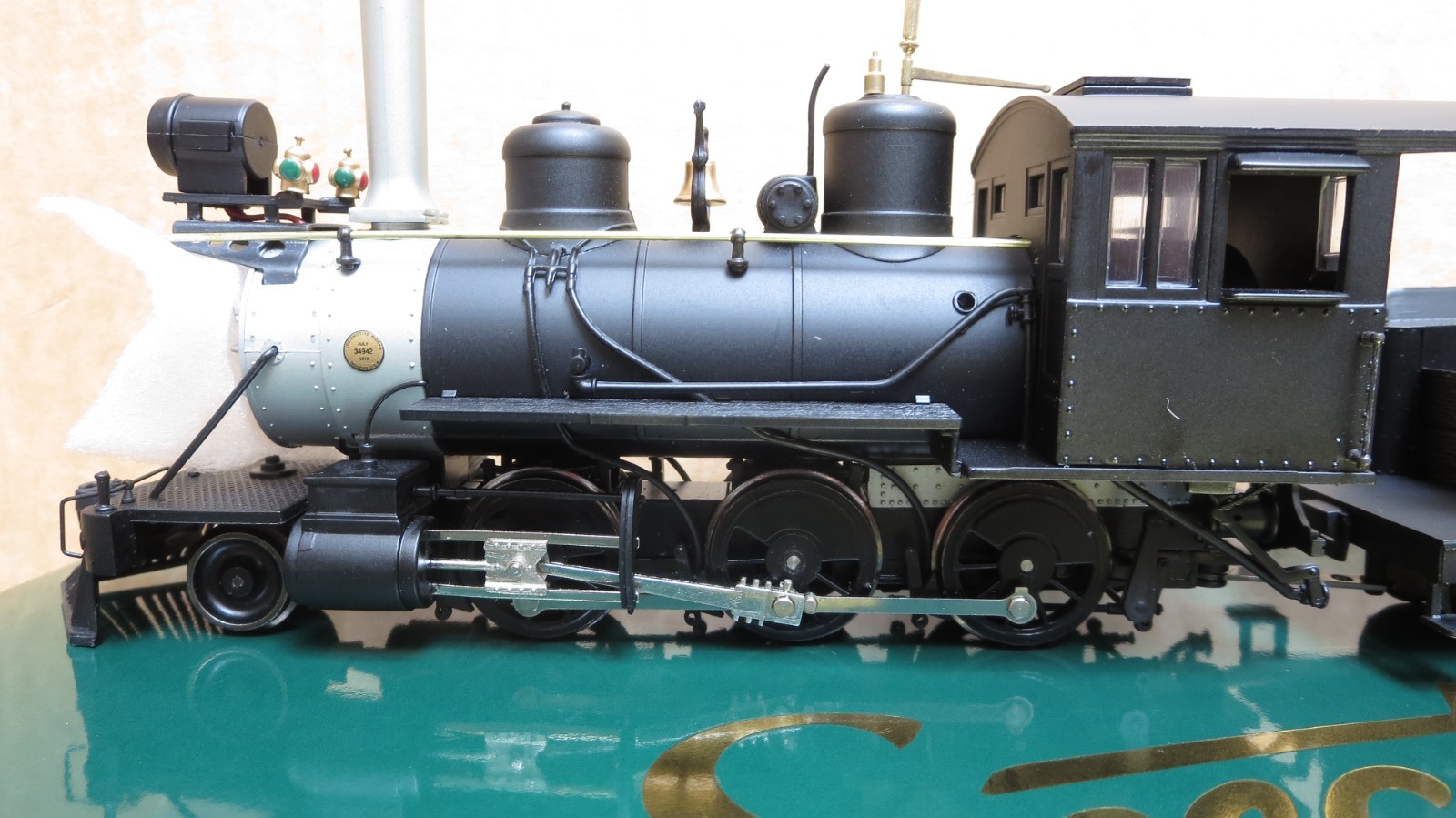 Spectrum 25299 ON30 2-6-0 Steam Unlettered Painted LN