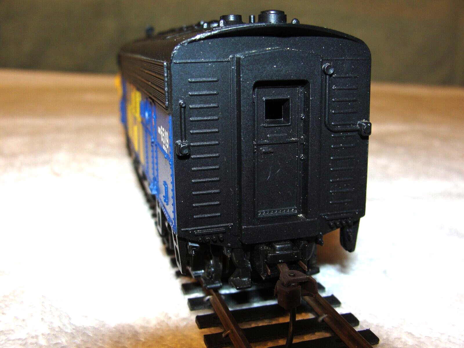 F7A & F7B VIA-Canada Locomotive Set – Both Powered & Converted to DCC,Athearn,HO