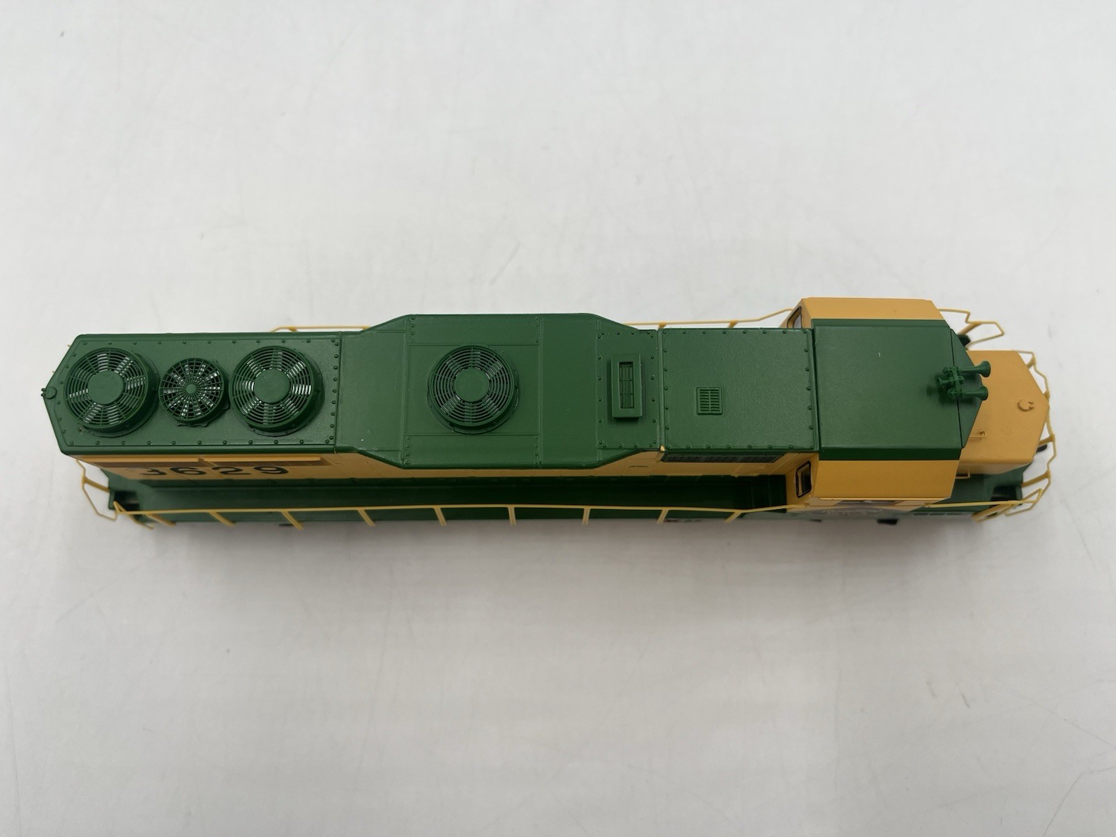 HO Scale Athearn RTR 91719 Reading Line GP35 Diesel Cab 3629 DCC