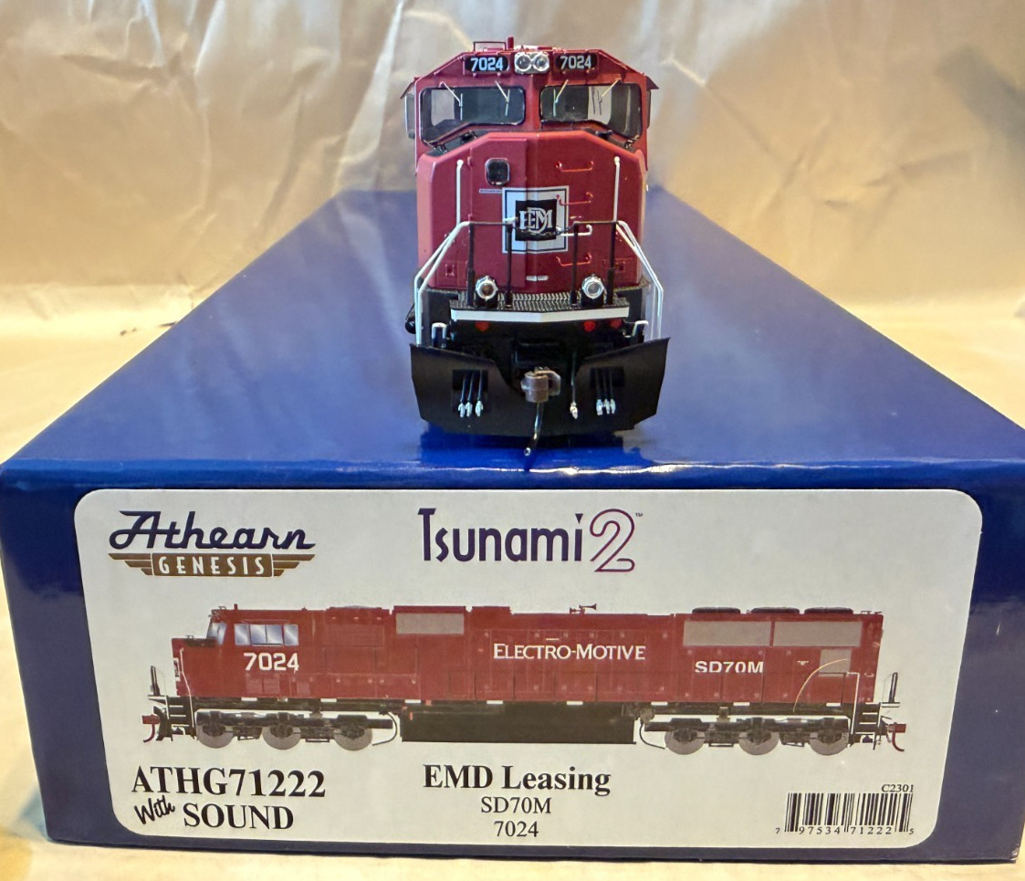 Athearn Genesis HO EMD Leasing SD70M with DCC & Tsunami 2 Sound