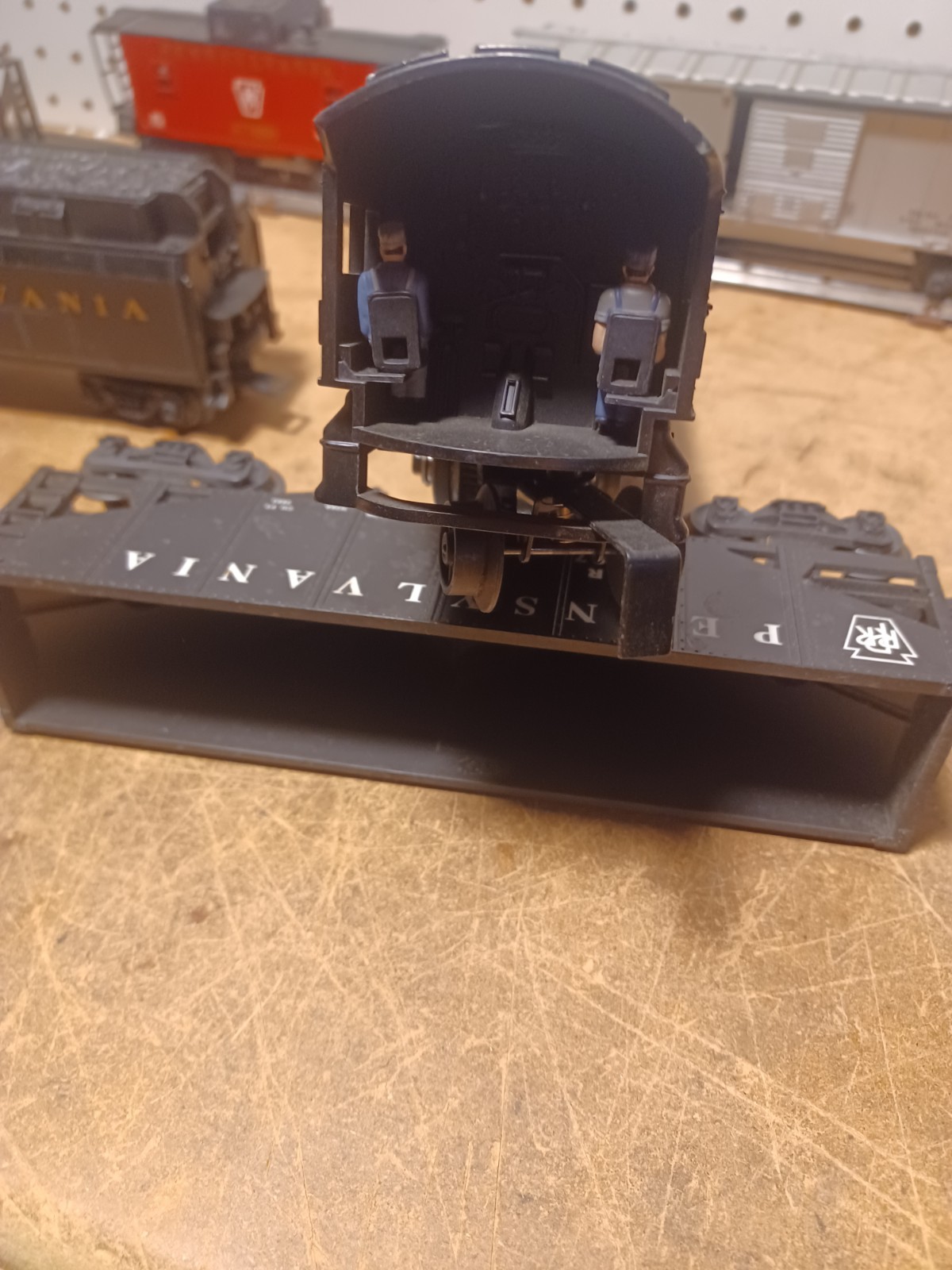 Lionel Cast Metal Steam Engine and Tender and Cars and Caboose O Gauge