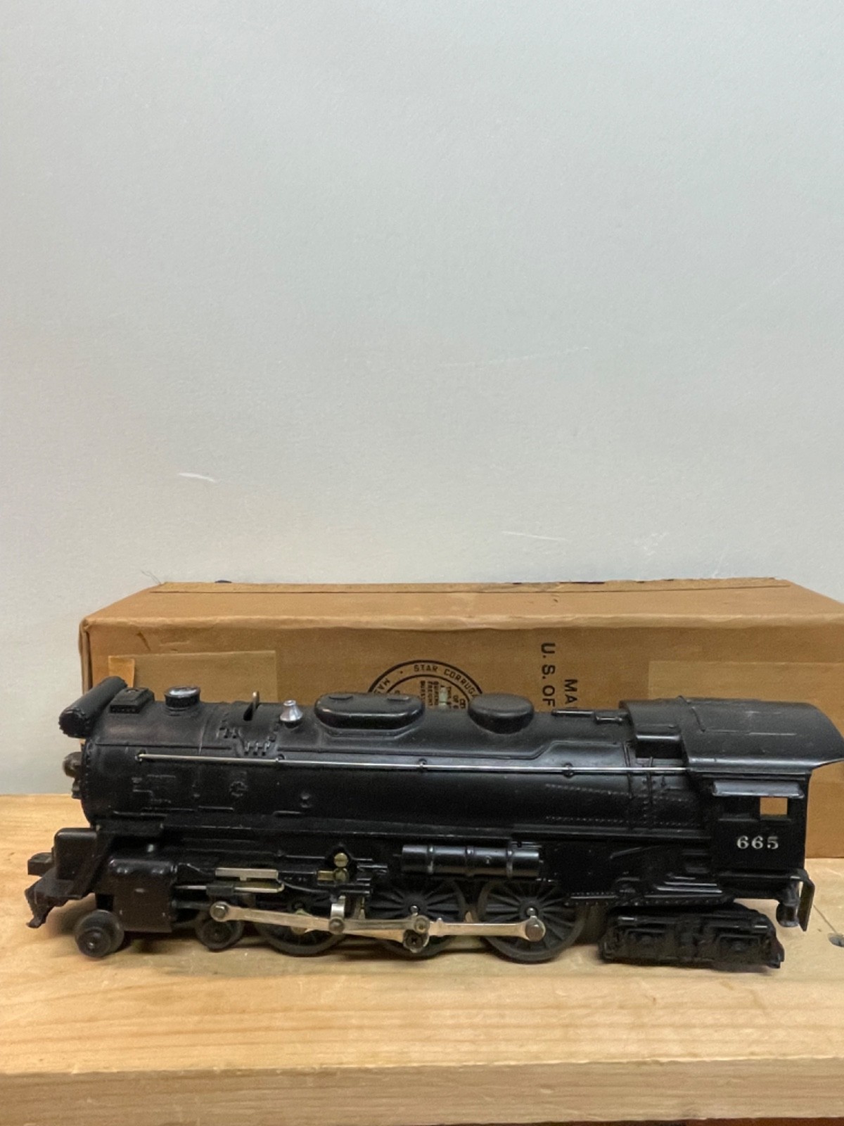 Lionel 665 and 6026W Tender