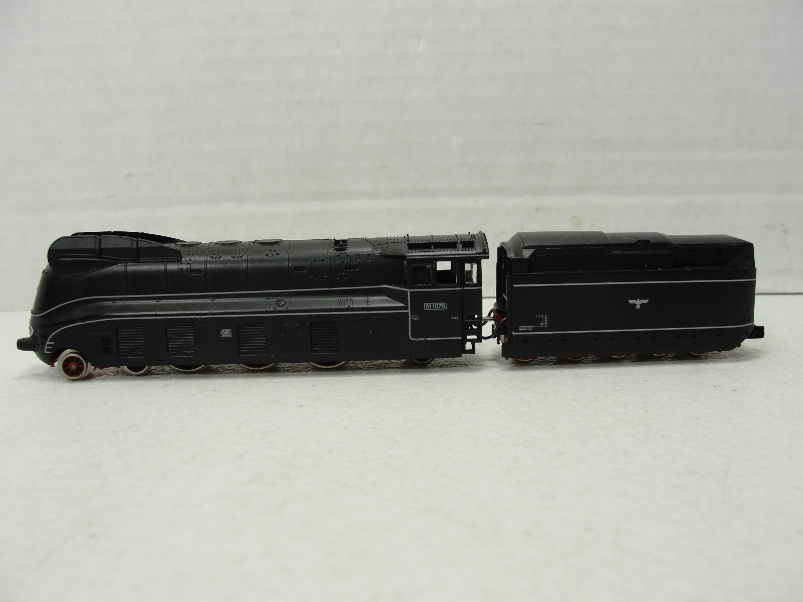 Vintage N Scale Fleischmann 7172 Streamline Steam Locomotive / Runs