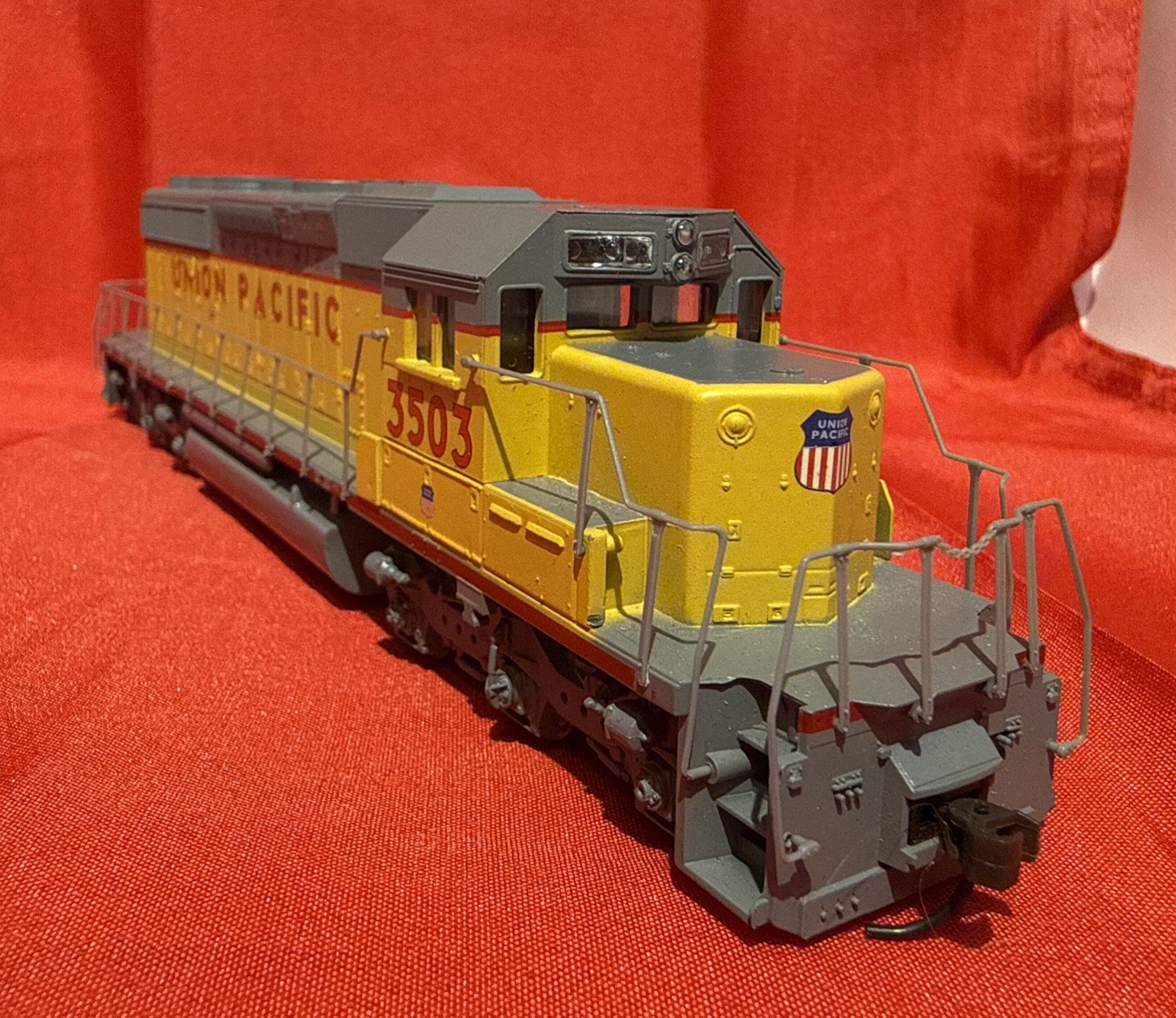 HO Athearn Union Pacific #3503 Diesel Locomotive Runs Strong