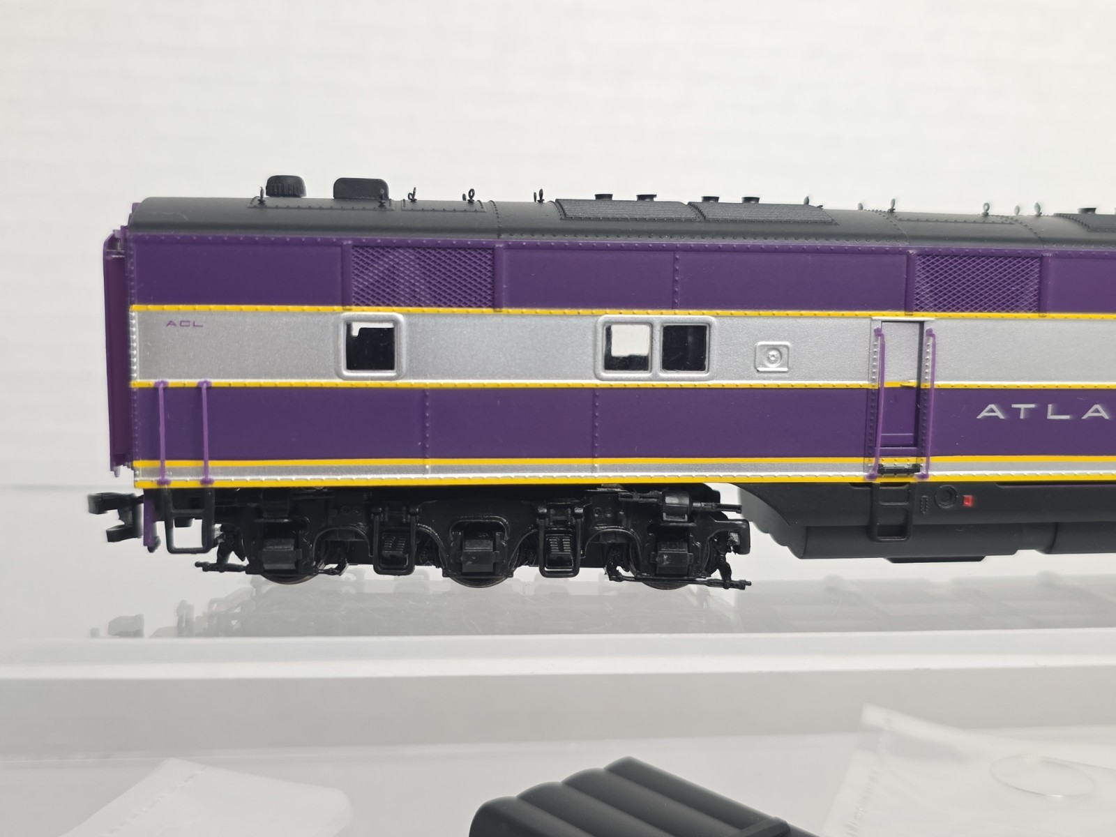 Proto 2000 HO Scale 21054 Dummy Atlantic Coast Line E7-B Unit ACL 755B NOS