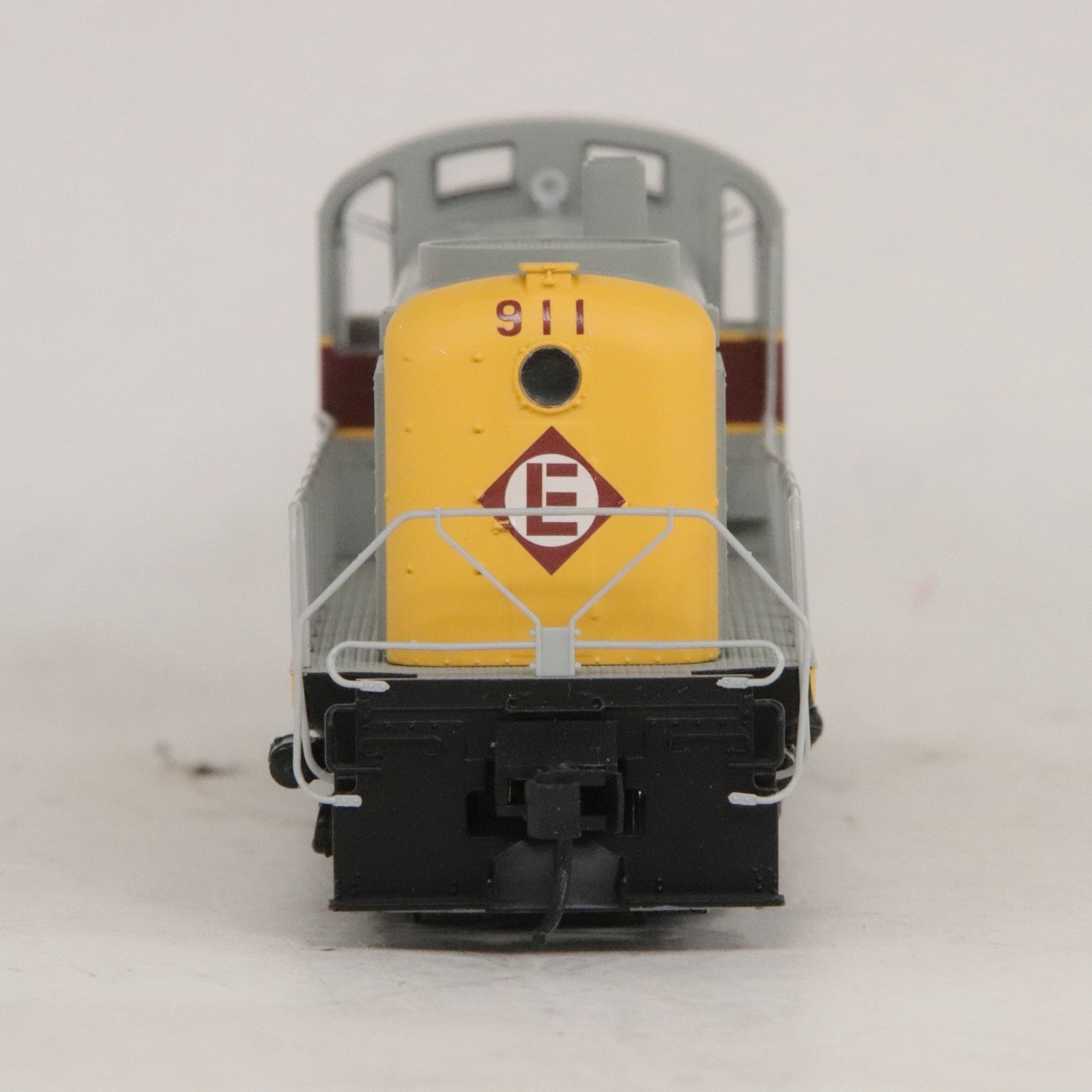 Life Like Proto 1000 HO Scale Erie Lackawanna EL #911 RS-2 DC Powered