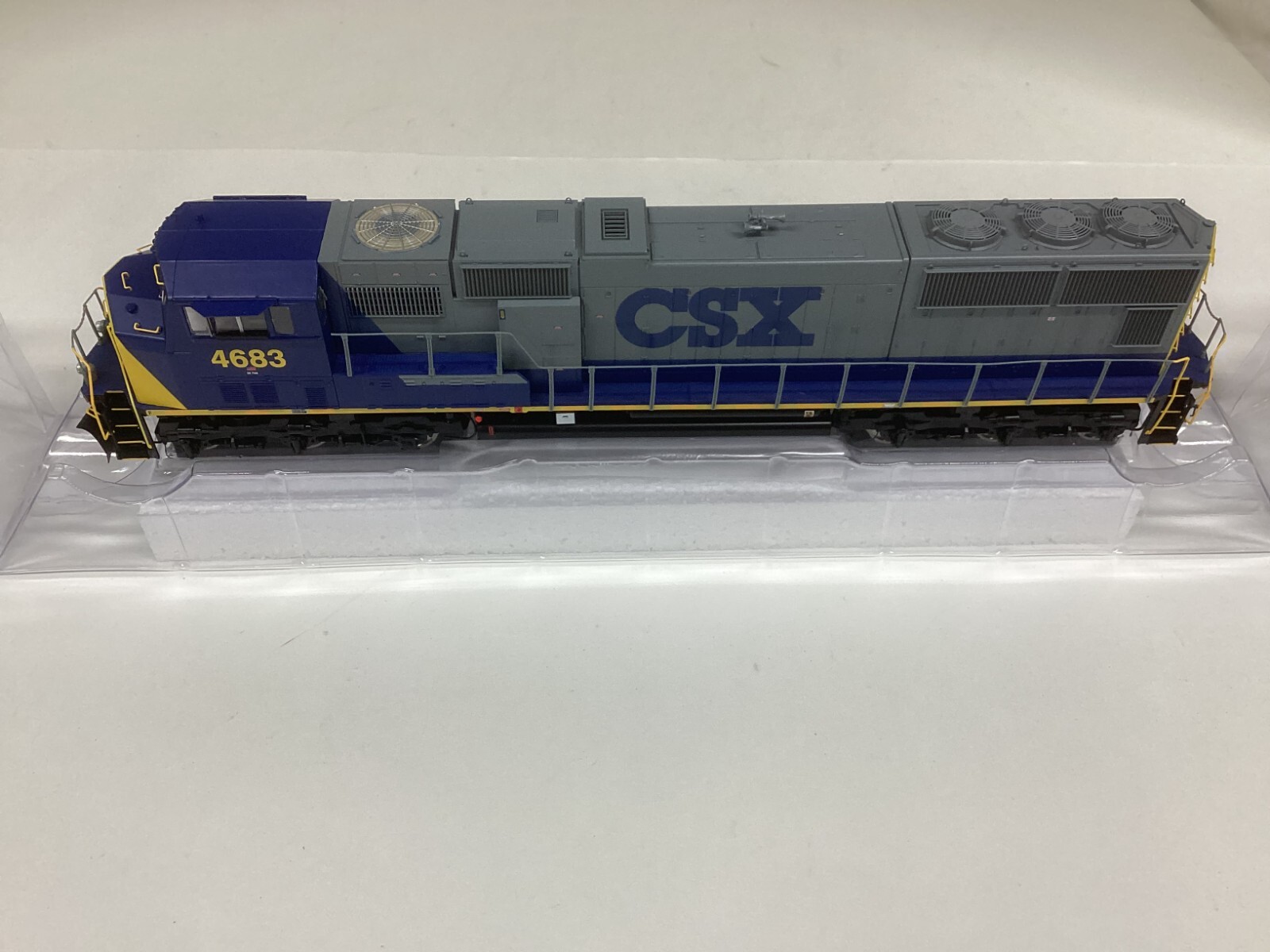 Athearn Genesis #G71115 HO scale “CSX” SD70M Rd.#4683
