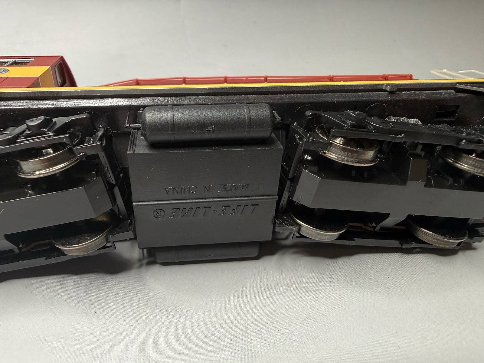 Life-Like HO Scale Florida East Coast FEC #235 SW9 SW1200 Diesel Locomotive