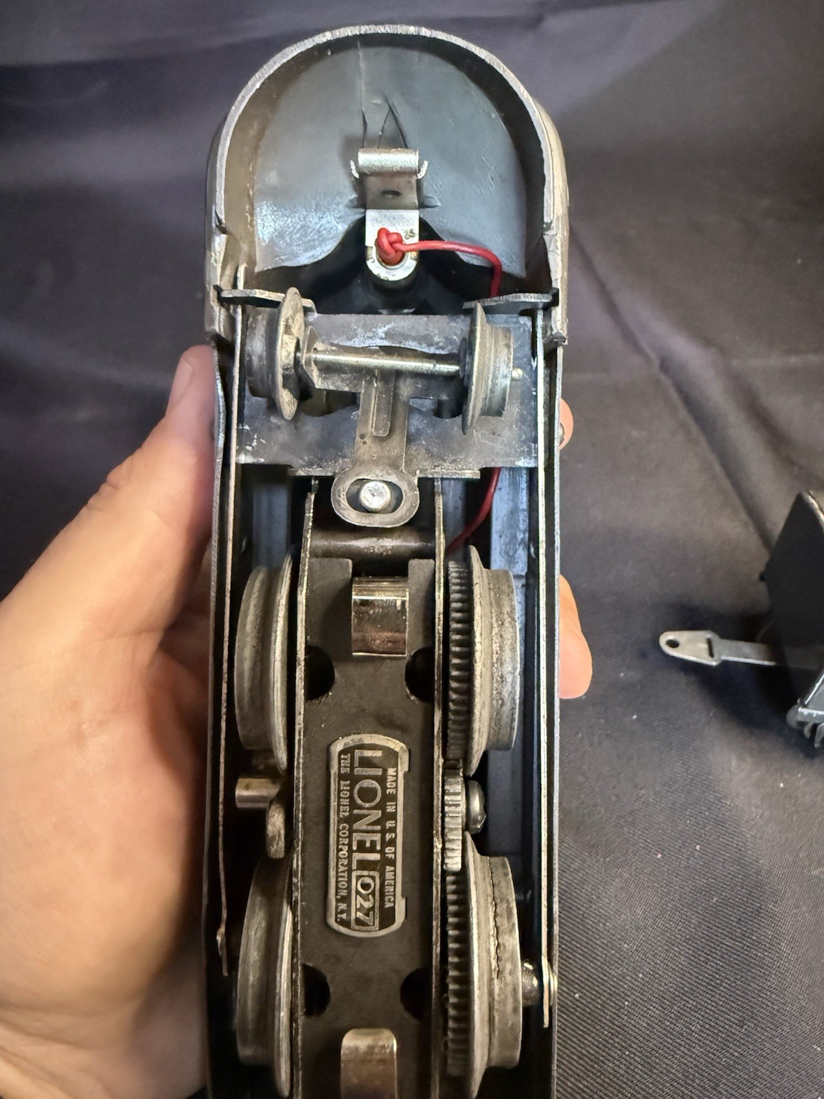 LIONEL 1688E, STEAMLINE TORPEDO GUNMETAL LOCOMOTIVE and WHISTLE TENDER