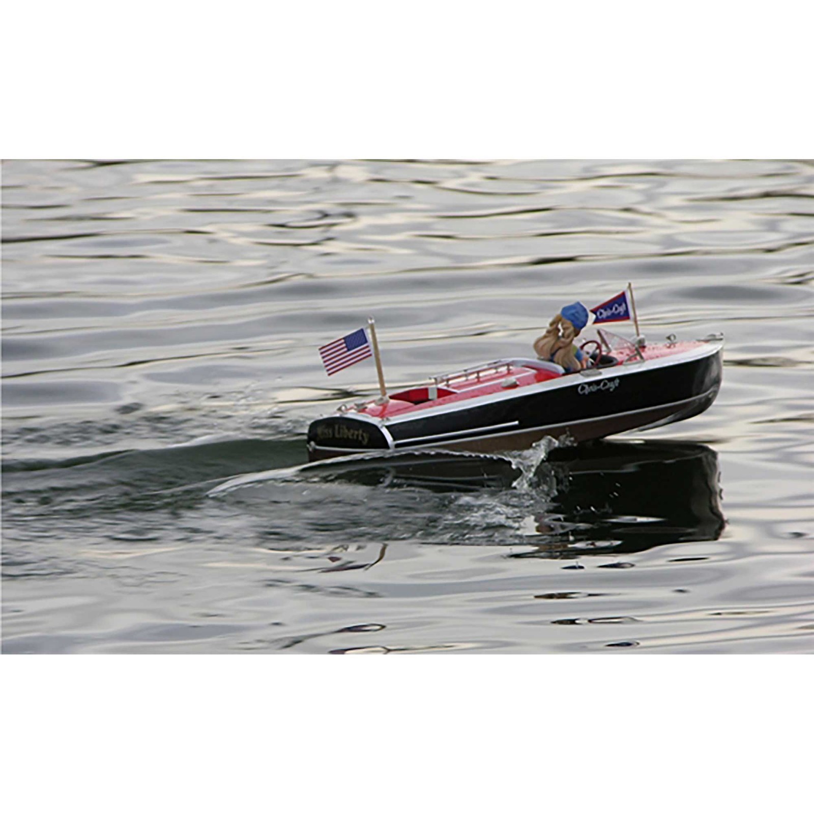 Dumas Products Inc. 24 16′ Chris-Craft Painted Racer Boat Kit DUM1263 Wooden